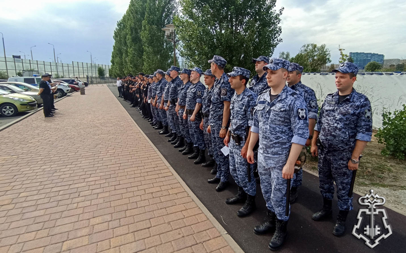 В ДОНСКОЙ СТОЛИЦЕ СОТРУДНИКИ ВНЕВЕДОМСТВЕННОЙ ОХРАНЫ ОБЕСПЕЧИЛИ БЕЗОПАСНОСТЬ ПРАЗДНОВАНИЯ «ДНЯ МОЛОДЕЖИ»
