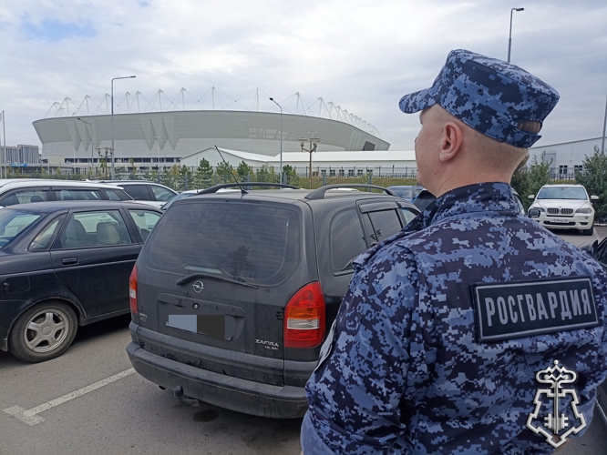 В ДОНСКОЙ СТОЛИЦЕ СОТРУДНИКИ ВНЕВЕДОМСТВЕННОЙ ОХРАНЫ ОБЕСПЕЧИЛИ БЕЗОПАСНОСТЬ ВО ВРЕМЯ ПРОВЕДЕНИЯ ФУТБОЛЬНОГО МАТЧА 