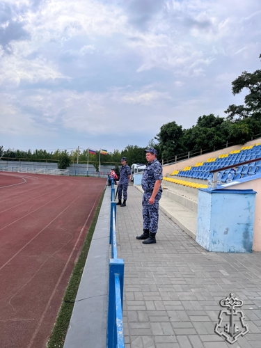В ГОРОДЕ НОВОШАХТИНСК СОТРУДНИКИ ВНЕВЕДОМСТВЕННОЙ ОХРАНЫ ПРИНЯЛИ УЧАСТИЕ В ОХРАНЕ ПОРЯДКА НА ФУТБОЛЬНОМ МАТЧЕ ЖЕНСКОЙ МОЛОДЕЖНОЙ ЛИГИ