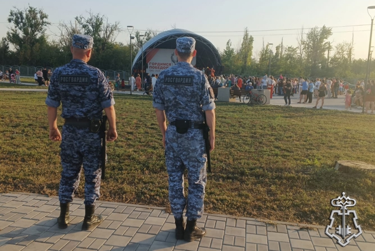 СОТРУДНИКИ ВНЕВЕДОМСТВЕННОЙ ОХРАНЫ ОБЕСПЕЧИЛИ БЕЗОПАСНОСТЬ ВО ВРЕМЯ ПРАЗДНОВАНИЯ ДНЯ ШАХТЕРА В РОСТОВСКОЙ ОБЛАСТИ