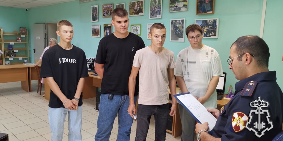 СОТРУДНИКИ ВНЕВЕДОМСТВЕННОЙ ОХРАНЫ РОСТОВСКОЙ ОБЛАСТИ ПРОВЕЛИ РЯД ТЕМАТИЧЕСКИХ МЕРОПРИЯТИЙ ПРИУРОЧЕННЫХ К ДНЮ СОЛИДАРНОСТИ В БОРЬБЕ С ТЕРРОРИЗМОМ