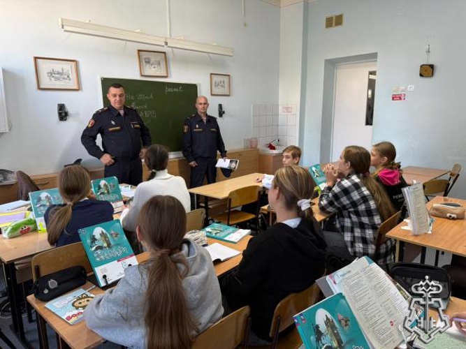 В РАМКАХ ДЕКАДЫ ПО ПРОФОРИЕНТАЦИИ, СОТРУДНИКИ ВНЕВЕДОМСТВЕННОЙ ОХРАНЫ ПРОВЕЛИ РЯД МЕРОПРИЯТИЙ С УЧАЩИМИСЯ РОСТОВСКИХ ШКОЛ В КИРОВСКОМ И ОКТЯБРЬСКОМ РАЙОНАХ ДОНСКОЙ СТОЛИЦЫ