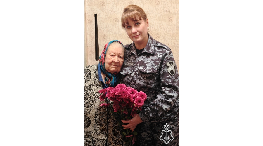 СОТРУДНИКИ ВНЕВЕДОМСТВЕННОЙ ОХРАНЫ ОВО ПО ГОРОДУ ГУКОВО И КРАСНОСУЛИНСКОМУ РАЙОНУ РОСТОВСКОЙ ОБЛАСТИ, ПОЧТИЛИ ПАМЯТЬ СВОЕГО КОЛЛЕГИ ПОГИБШЕГО ПРИ ИСПОЛНЕНИИ СЛУЖЕБНЫХ ОБЯЗАННОСТЕЙ В 1985 ГОДУ