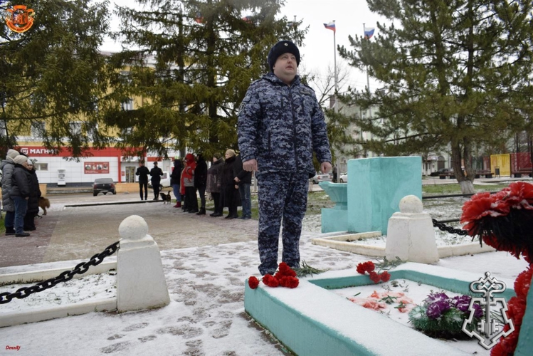 ПАМЯТЬ ГЕРОЕВ ОТЕЧЕСТВА ПОЧТИЛИ СОТРУДНИКИ ВНЕВЕДОМСТВЕННОЙ ОХРАНЫ В РОСТОВСКОЙ ОБЛАСТИ 