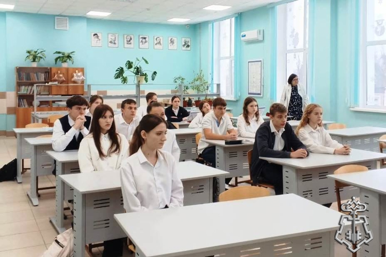 ПАМЯТЬ ГЕРОЕВ ОТЕЧЕСТВА ПОЧТИЛИ СОТРУДНИКИ ВНЕВЕДОМСТВЕННОЙ ОХРАНЫ В РОСТОВСКОЙ ОБЛАСТИ 