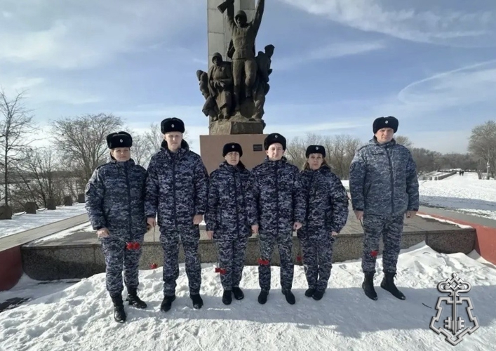 СОТРУДНИКИ ВНЕВЕДОМСТВЕННОЙ ОХРАНЫ РОСТОВСКОЙ ОБЛАСТИ ПОЧТИЛИ ПАМЯТЬ ГЕРОЕВ СТАЛИНГРАДСКОЙ БИТВЫ