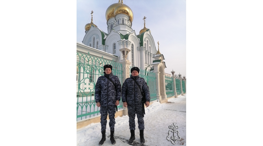 СОТРУДНИКИ ПОДРАЗДЕЛЕНИЙ ВНЕВЕДОМСТВЕННОЙ ОХРАНЫ РОСТОВСКОЙ ОБЛАСТИ ОБЕСПЕЧИЛИ ПРАВОПОРЯДОК В ПЕРИОД ПОДГОТОВКИ И ПРОВЕДЕНИЯ ПРАВОСЛАВНОГО ПРАЗДНИКА КРЕЩЕНИЯ ГОСПОДНЯ