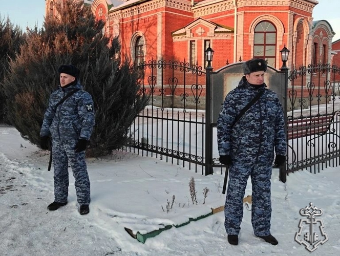 СОТРУДНИКИ ПОДРАЗДЕЛЕНИЙ ВНЕВЕДОМСТВЕННОЙ ОХРАНЫ РОСТОВСКОЙ ОБЛАСТИ ОБЕСПЕЧИЛИ ПРАВОПОРЯДОК В ПЕРИОД ПОДГОТОВКИ И ПРОВЕДЕНИЯ ПРАВОСЛАВНОГО ПРАЗДНИКА КРЕЩЕНИЯ ГОСПОДНЯ