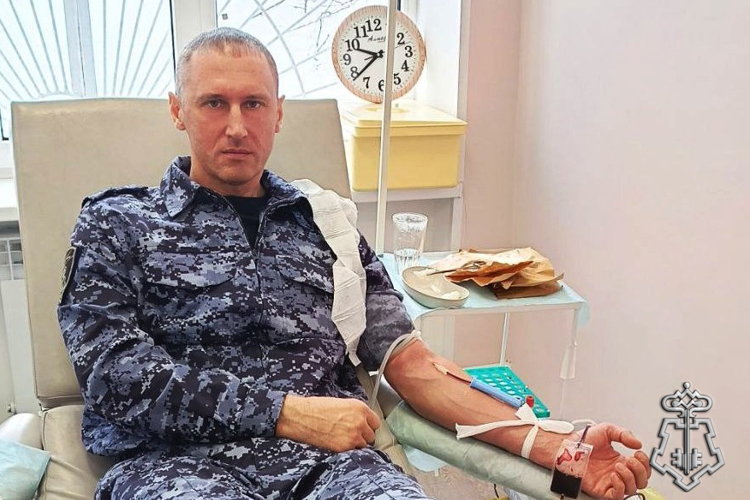 «ТИХИЙ ПОДВИГ, ВО ИМЯ ДРУГИХ...» СОТРУДНИК ВНЕВЕДОМСТВЕННОЙ ОХРАНЫ ИЗ КРАСНОСУЛИНСКОГО РАЙОНА РОСТОВСКОЙ ОБЛАСТИ УЖЕ БОЛЕЕ 25 ЛЕТ ЯВЛЯЕТСЯ ДОНОРОМ КРОВИ 