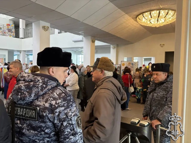 В ГОРОДЕ ДОНЕЦКЕ РОСТОВСКОЙ ОБЛАСТИ СОТРУДНИКИ ВНЕВЕДОМСТВЕННОЙ ОХРАНЫ ОБЕСПЕЧИЛИ БЕЗОПАСНОСТЬ ПРАЗДНОВАНИЯ МАСЛЕНИЦЫ