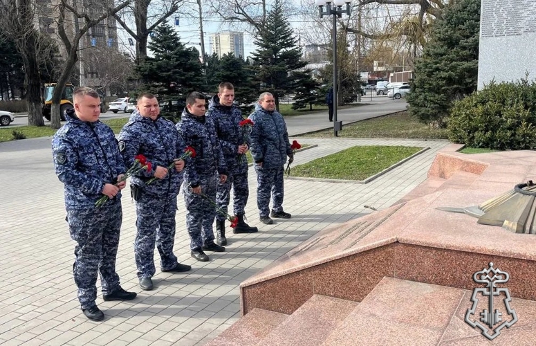 В ПРЕДДВЕРИИ 10-Й ГОДОВЩИНЫ СО ДНЯ СОЗДАНИЯ ВОЙСК НАЦИОНАЛЬНОЙ ГВАРДИИ РОССИЙСКОЙ ФЕДЕРАЦИИ, СОТРУДНИКИ ВНЕВЕДОМСТВЕННОЙ ОХРАНЫ ПРОВЕЛИ РЯД ПАТРИОТИЧЕСКИХ МЕРОПРИЯТИЙ В ГОРОДАХ И РАЙОНАХ РОСТОВСКОЙ ОБЛАСТИ С ПОДРАСТАЮЩИМ ПОКОЛЕНИЕМ ЗАЩИТНИКОВ ОТЕЧЕСТВА