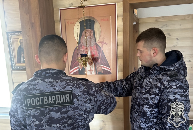 «С ВЕРОЙ В СЕРДЦЕ И В ДУШЕ» СОТРУДНИКИ ВНЕВЕДОМСТВЕННОЙ ОХРАНЫ РОСТОВСКОЙ ОБЛАСТИ ПРОВЕЛИ ВСТРЕЧИ С ДУХОВНЫМИ НАСТАВНИКАМИ СВОИХ ПОДРАЗДЕЛЕНИЙ И СОВЕРШИЛИ МОЛЕБНЫ ЗА ЗДРАВИЕ ВСЕХ ЗАЩИТНИКОВ ПРАВОПОРЯДКА