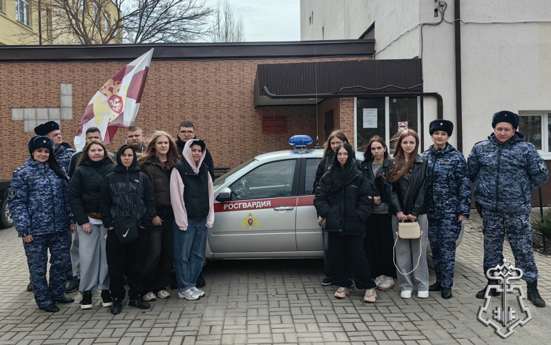 В ПРЕДДВЕРИИ 10-Й ГОДОВЩИНЫ СО ДНЯ СОЗДАНИЯ ВОЙСК НАЦИОНАЛЬНОЙ ГВАРДИИ РОССИЙСКОЙ ФЕДЕРАЦИИ, СОТРУДНИКИ ВНЕВЕДОМСТВЕННОЙ ОХРАНЫ ПРОВЕЛИ РЯД ПАТРИОТИЧЕСКИХ МЕРОПРИЯТИЙ В ГОРОДАХ И РАЙОНАХ РОСТОВСКОЙ ОБЛАСТИ С ПОДРАСТАЮЩИМ ПОКОЛЕНИЕМ ЗАЩИТНИКОВ ОТЕЧЕСТВА