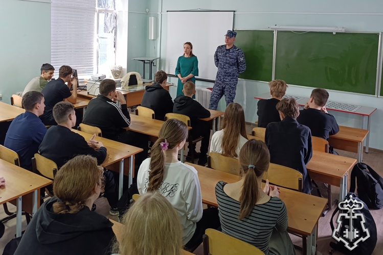 В ПРЕДДВЕРИИ 10-Й ГОДОВЩИНЫ СО ДНЯ СОЗДАНИЯ ВОЙСК НАЦИОНАЛЬНОЙ ГВАРДИИ РОССИЙСКОЙ ФЕДЕРАЦИИ, СОТРУДНИКИ ВНЕВЕДОМСТВЕННОЙ ОХРАНЫ ПРОВЕЛИ РЯД ПАТРИОТИЧЕСКИХ МЕРОПРИЯТИЙ В ГОРОДАХ И РАЙОНАХ РОСТОВСКОЙ ОБЛАСТИ С ПОДРАСТАЮЩИМ ПОКОЛЕНИЕМ ЗАЩИТНИКОВ ОТЕЧЕСТВА