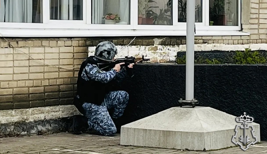 СОТРУДНИКИ ВНЕВЕДОМСТВЕННОЙ ОХРАНЫ РОСТОВСКОЙ ОБЛАСТИ ПРИНЯЛИ УЧАСТИЕ ВО ВСЕРОССИЙСКОМ УЧЕНИИ ПО АНТИТЕРРОРИСТИЧЕСКОЙ ЗАЩИЩЕННОСТИ 