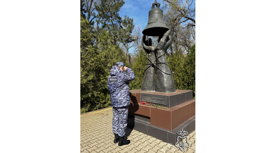 В РОСТОВСКОЙ ОБЛАСТИ СОТРУДНИКИ ВНЕВЕДОМСТВЕННОЙ ОХРАНЫ ПОЧТИЛИ ПАМЯТЬ ГЕРОЕВ - ЛИКВИДАТОРОВ АВАРИИ НА ЧЕРНОБЫЛЬСКОЙ АЭС