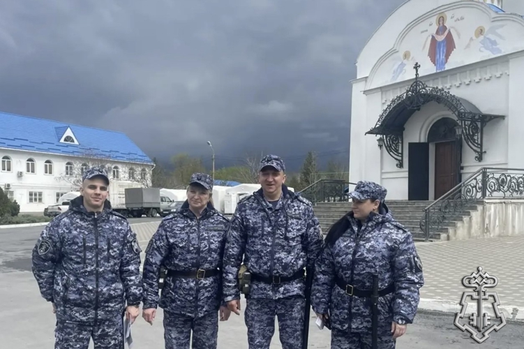 СОТРУДНИКИ ВНЕВЕДОМСТВЕННОЙ ОХРАНЫ РОСТОВСКОЙ ОБЛАСТИ ПРИНЯЛИ УЧАСТИЕ В ОБЕСПЕЧЕНИИ БЕЗОПАСНОСТИ В ПЕРИОД ПРОВЕДЕНИЯ РЕЛИГИОЗНОГО ПРАЗДНИКА