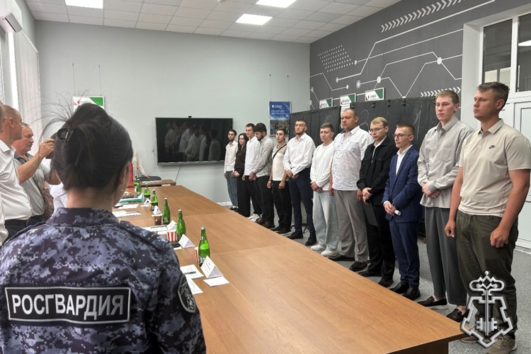 В ГОРОДЕ ЗЕРНОГРАДЕ СОТРУДНИКИ ВНЕВЕДОМСТВЕННОЙ ОХРАНЫ ПРОВЕЛИ ПРОФОРИЕНТАЦИОННУЮ ВСТРЕЧУ СО СТУДЕНТАМИ