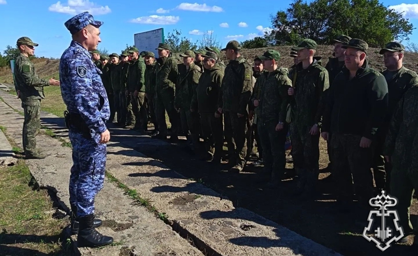 В АЗОВСКОМ РАЙОНЕ РОСТОВСКОЙ ОБЛАСТИ СОТРУДНИКИ ВНЕВЕДОМСТВЕННОЙ ОХРАНЫ ВСТРЕТИЛИСЬ С ВОЕННОСЛУЖАЩИМИ ВОИНСКОЙ ЧАСТИ