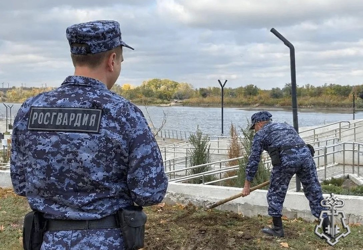 В ГОРОДЕ КАМЕНСК-ШАХТИНСКИЙ СОТРУДНИКИ ВНЕВЕДОМСТВЕННОЙ ОХРАНЫ ПРИНЯЛИ УЧАСТИЕ В ЭКОЛОГИЧЕСКОЙ АКЦИИ